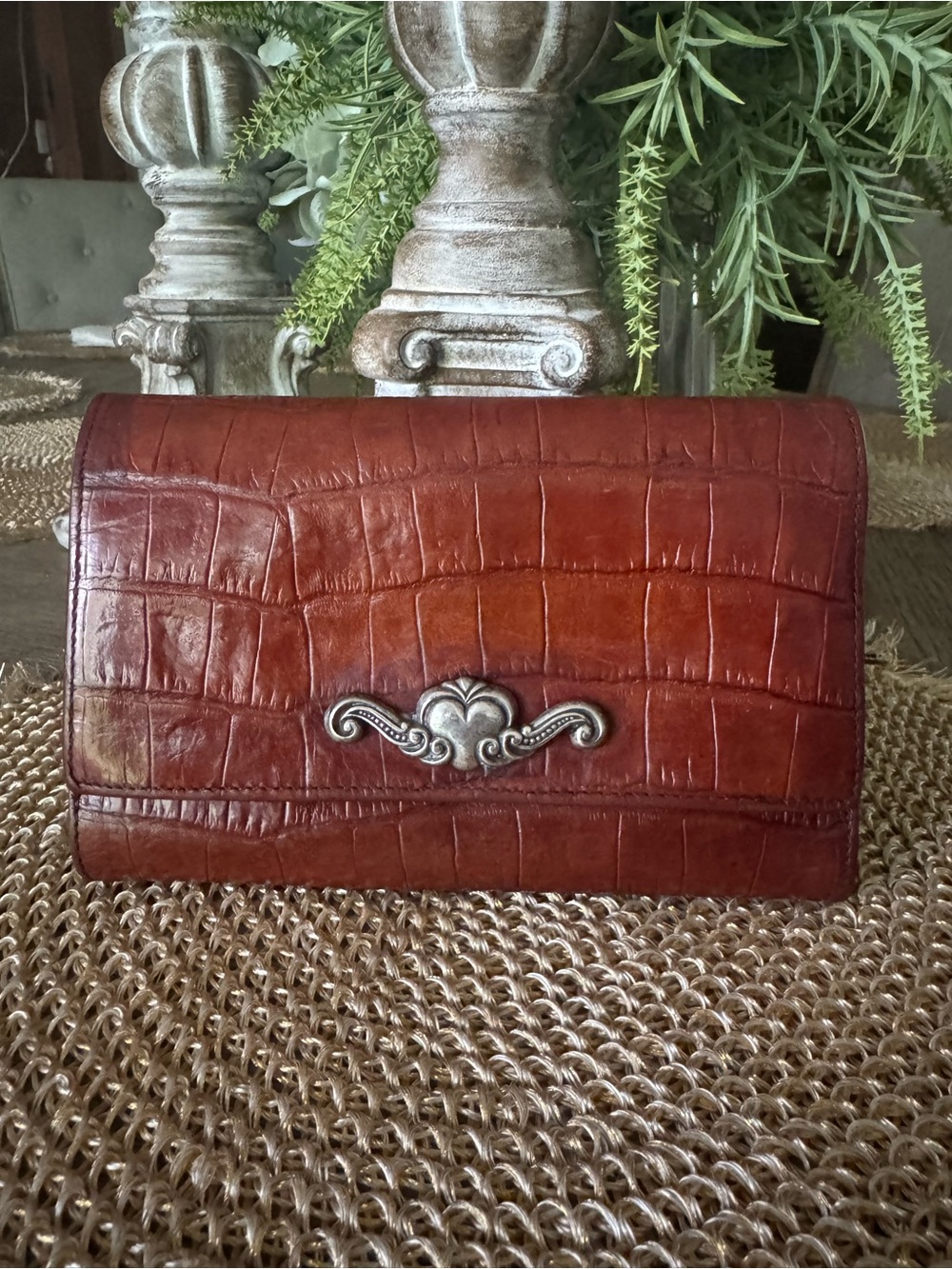 Brighton Croc-Embossed Leather Wallet w/ Card, Coins, & Checkbook Slots EUC